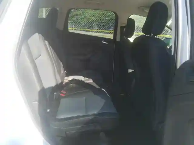 1FMCU9GD7KUA50741 2019 FORD ESCAPE SE-5