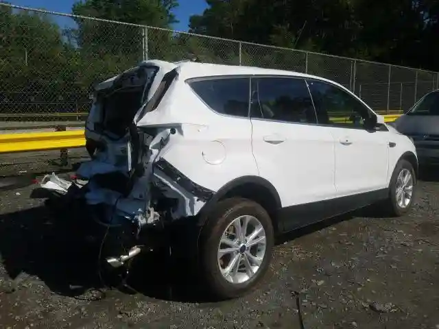 1FMCU9GD7KUA50741 2019 FORD ESCAPE SE-3