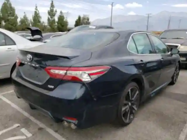 4T1B61HK2JU635732 2018 TOYOTA CAMRY XSE-3