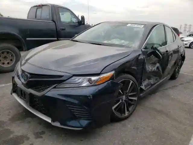 4T1B61HK2JU635732 2018 TOYOTA CAMRY XSE-1