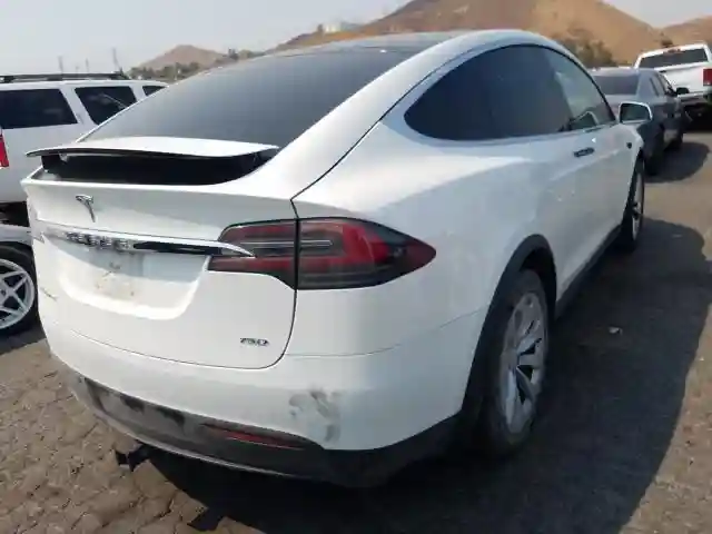 5YJXCAE21HF079603 2017 TESLA MODEL X-3