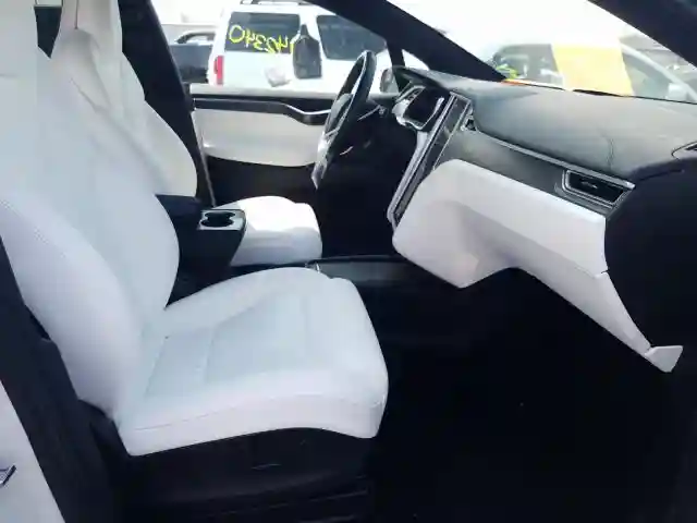 5YJXCAE21HF079603 2017 TESLA MODEL X-4