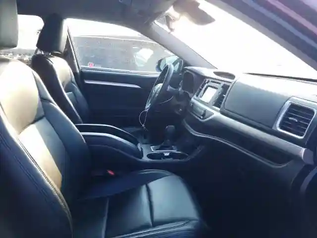 5TDZZRFH8JS278335 2018 TOYOTA HIGHLANDER LE-4