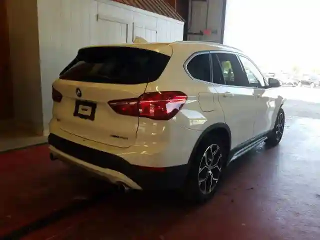 WBXJG9C01L5P69083 2020 BMW X1 XDRIVE28I-3