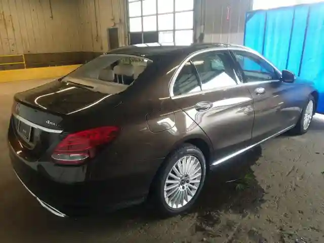 55SWF4KB1HU218099 2017 MERCEDES-BENZ C 300 4MATIC-3
