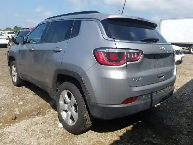 3C4NJDBB4KT839664 2019 JEEP COMPASS LATITUDE-2