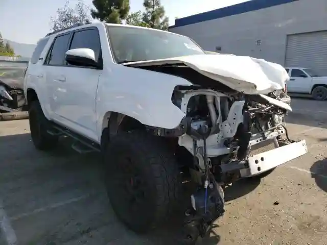 JTEBU5JR6J5592222 2018 TOYOTA 4RUNNER SR5/SR5 PREMIUM-0