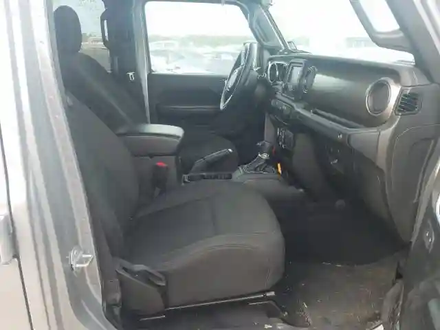 1C4HJXDN5KW588878 2019 JEEP WRANGLER UNLIMITED SPORT-4