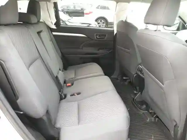 5TDBZRFHXJS890716 2018 TOYOTA HIGHLANDER LE-5