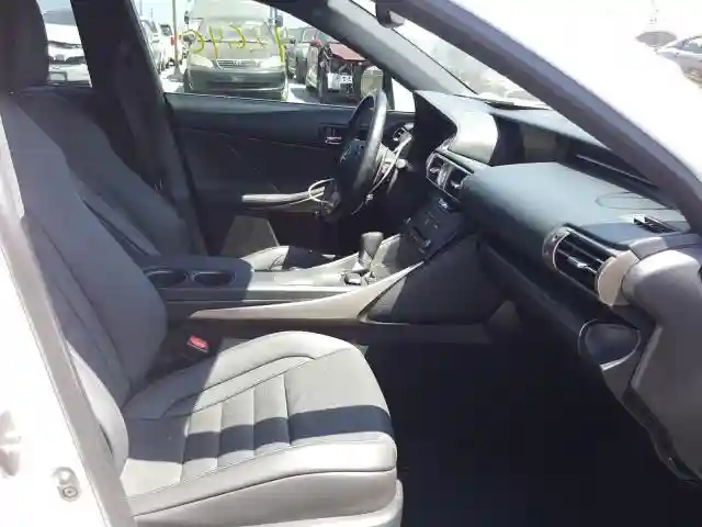 JTHBA1D20G5035480 2016 LEXUS IS 200T-4