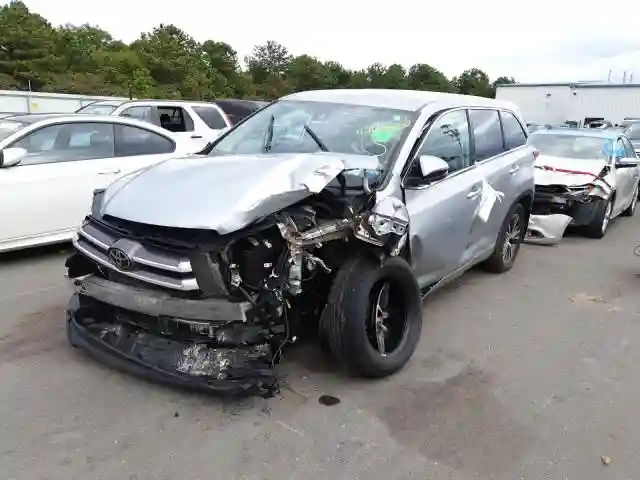 5TDBZRFHXJS890716 2018 TOYOTA HIGHLANDER LE-1