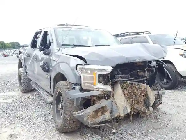 1FTEW1E50JFD55537 2018 FORD F150 SUPERCREW-0