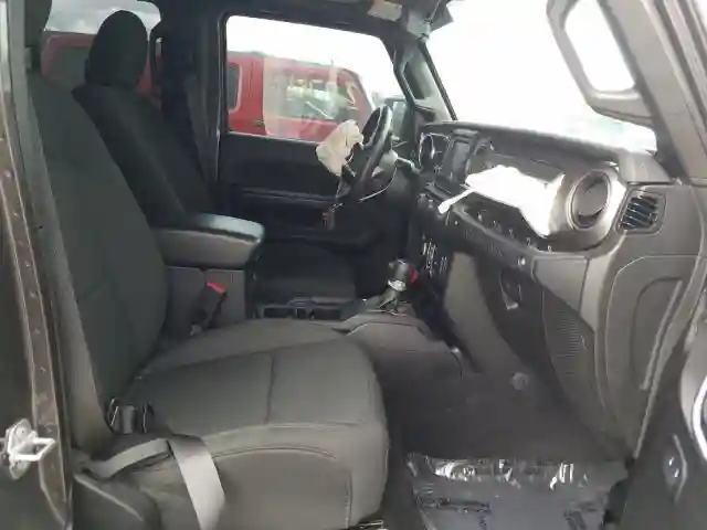 1C4HJXDN7KW635005 2019 JEEP WRANGLER UNLIMITED SPORT-4