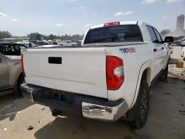 5TFDY5F13JX682470 2018 TOYOTA TUNDRA CREWMAX SR5-3