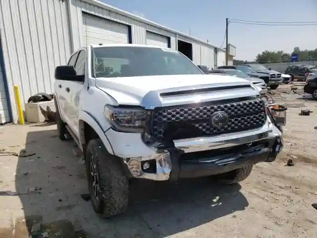 5TFDY5F13JX682470 2018 TOYOTA TUNDRA CREWMAX SR5-0