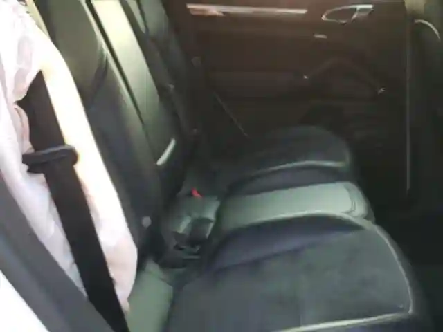 WP1AA2A28HKA90428 2017 PORSCHE CAYENNE-5