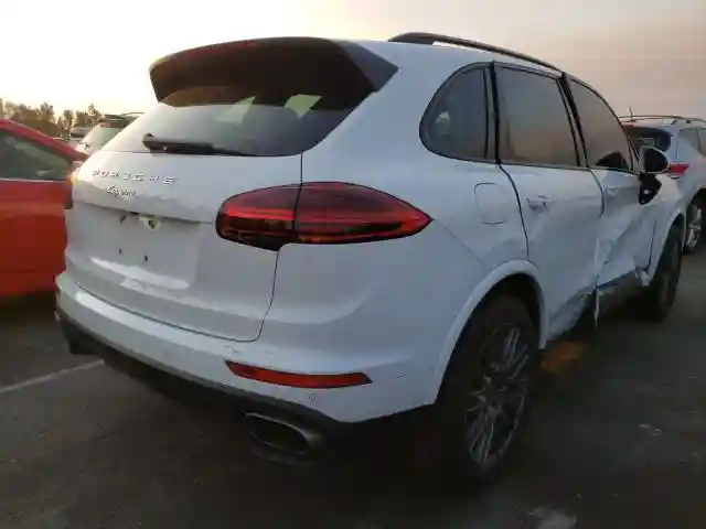 WP1AA2A28HKA90428 2017 PORSCHE CAYENNE-3