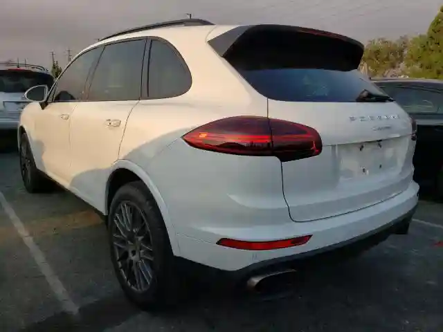 WP1AA2A28HKA90428 2017 PORSCHE CAYENNE-2