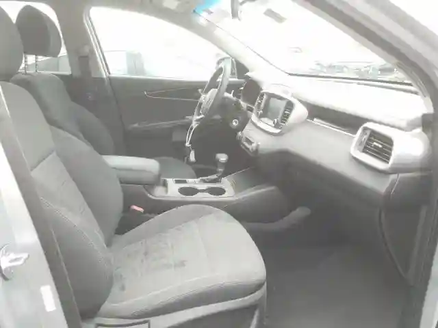 5XYPGDA55KG551503 2019 KIA SORENTO LX-4