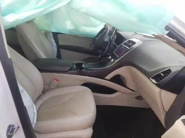 2LMPJ6K95KBL24461 2019 LINCOLN NAUTILUS SELECT-4