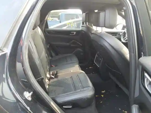 WP1AA2AY9KDA09307 2019 PORSCHE CAYENNE-5
