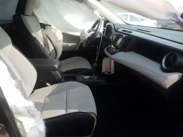 JTMRJREV6JD238572 2018 TOYOTA RAV4 HV LE-4