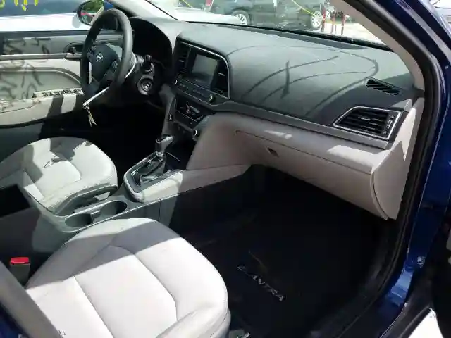 5NPD84LF4JH220070 2018 HYUNDAI ELANTRA SEL-4