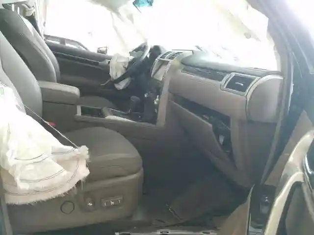 JTJBM7FX6K5215606 2019 LEXUS GX 460-4