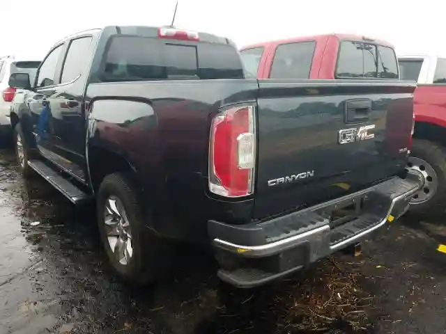 1GTP6CE13H1179575 2017 GMC CANYON SLE-2