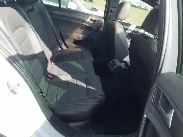 3VW6T7AU0KM018796 2019 VOLKSWAGEN GTI AUTOBAHN-5