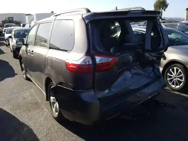 5TDKZ3DC8JS964199 2018 TOYOTA SIENNA LE-2