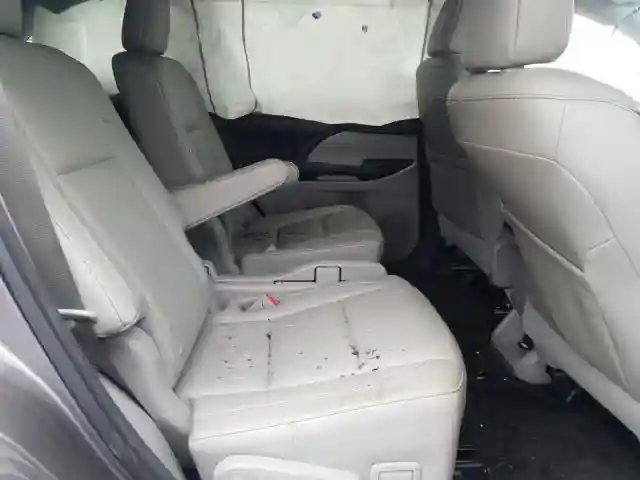 5TDKKRFH2GS506795 2016 TOYOTA HIGHLANDER XLE-5