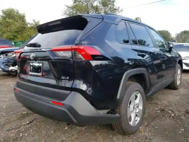 JTMP1RFV4LJ039272 2020 TOYOTA RAV4 XLE-3