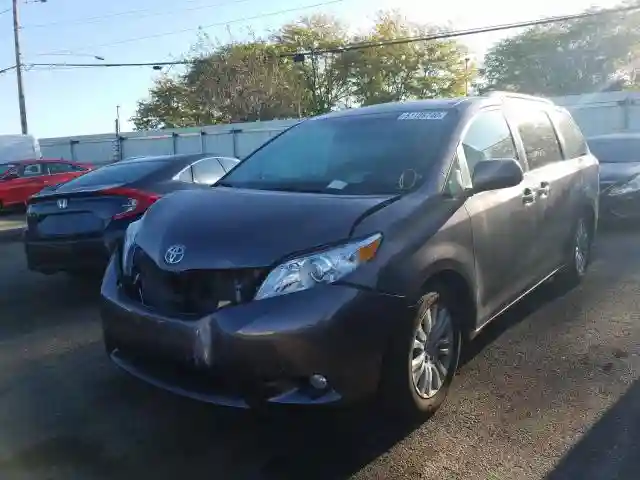5TDYK3DC4FS686231 2015 TOYOTA SIENNA XLE-1