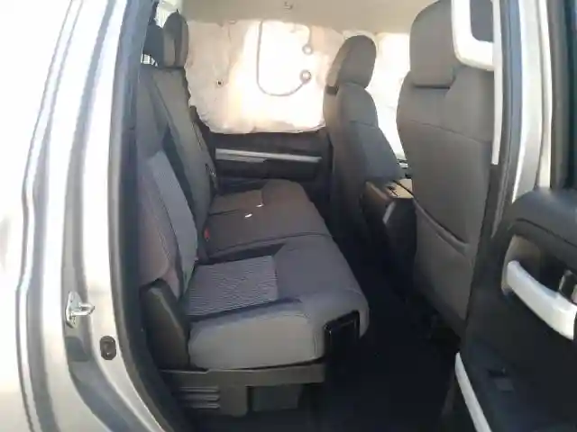5TFUW5F15HX620343 2017 TOYOTA TUNDRA DOUBLE CAB SR/SR5-5
