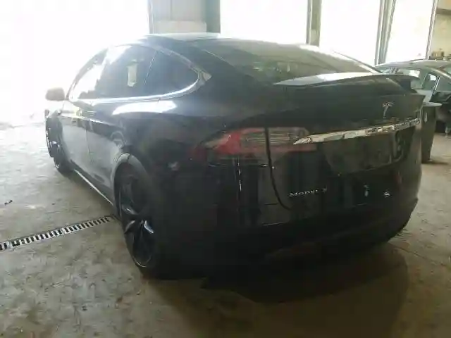 5YJXCAE26HF060237 2017 TESLA MODEL X-2