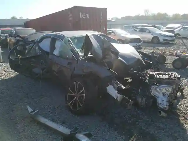 4T1G11AK6LU895326 2020 TOYOTA CAMRY SE-0