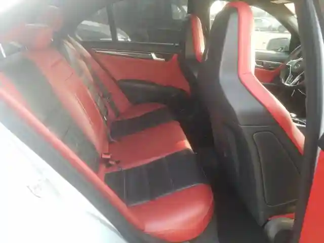 WDDGF7HB1DA769737 2013 MERCEDES-BENZ C 63 AMG-5