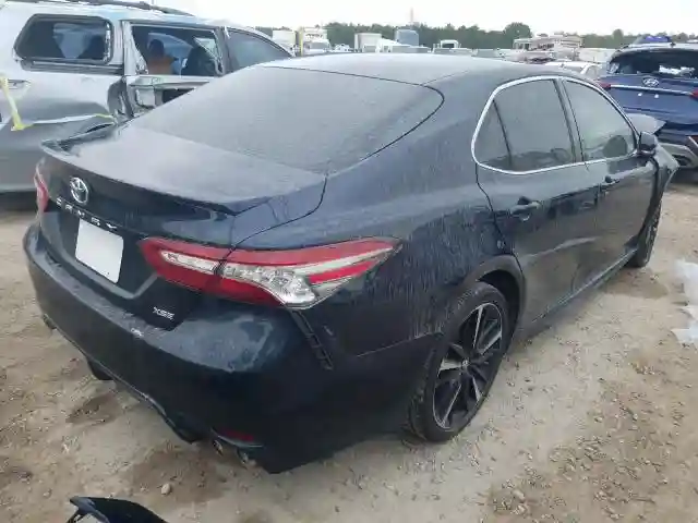 4T1B61HK8JU520259 2018 TOYOTA CAMRY XSE-3