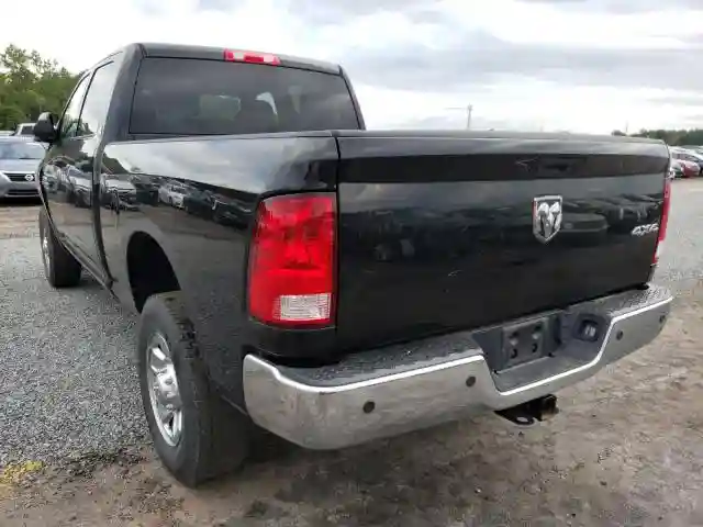 3C6UR5CJ0HG561631 2017 RAM 2500 ST-2