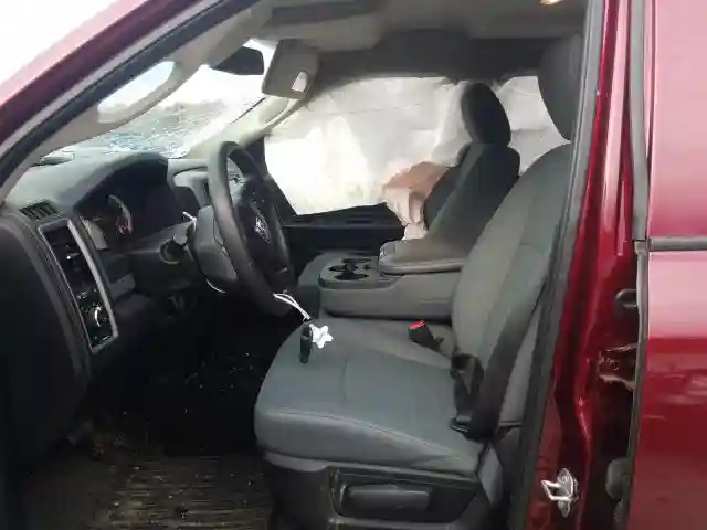 1C6RR7FTXHS613354 2017 RAM 1500 ST-4