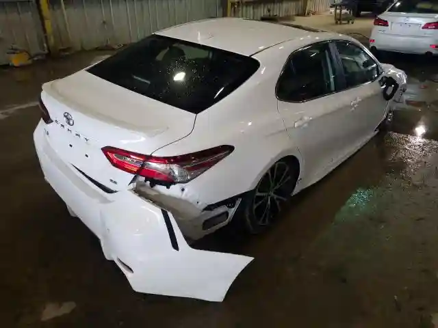 4T1G11AK8LU895411 2020 TOYOTA CAMRY SE-3