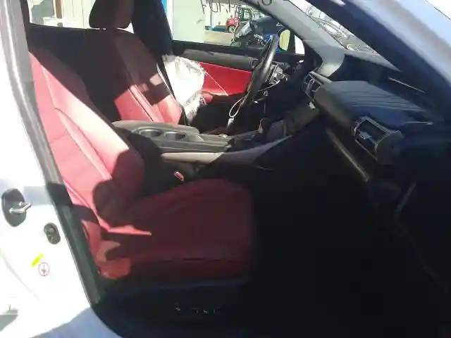 JTHBA1D25G5036544 2016 LEXUS IS 200T-4