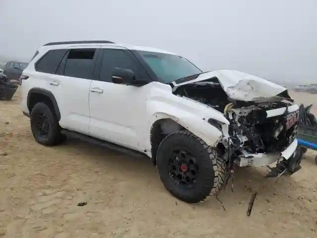 7SVAAABA5PX009815 2023 TOYOTA SEQUOIA-3