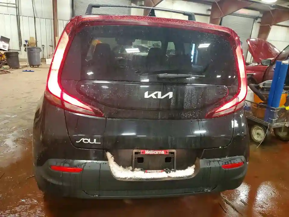 KNDJ23AU1N7172604 2022 KIA SOUL-5