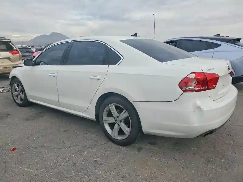 1VWBP7A38EC015337 2014 VOLKSWAGEN PASSAT-1
