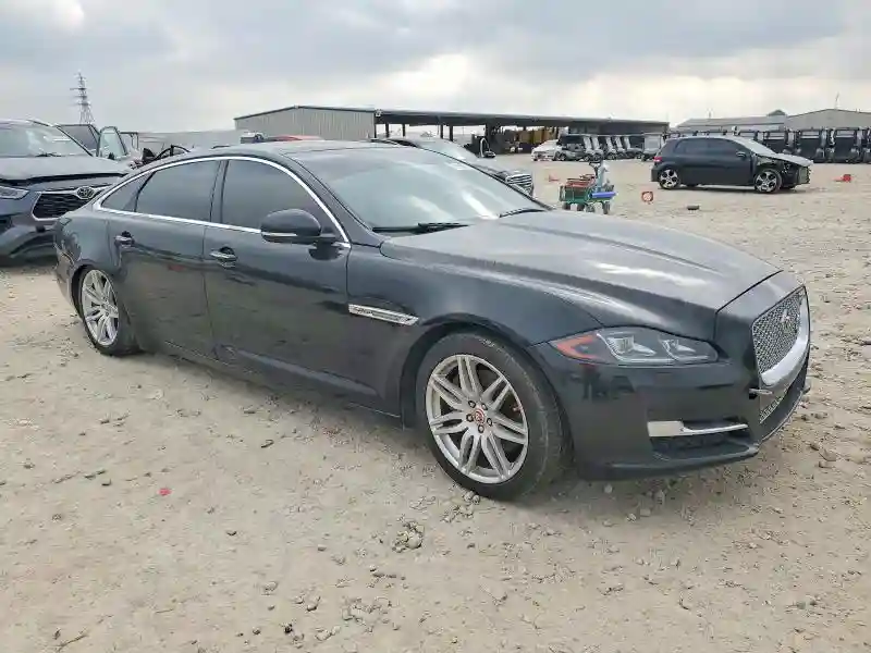 SAJWA2G75H8W12117 2017 JAGUAR XJ-3