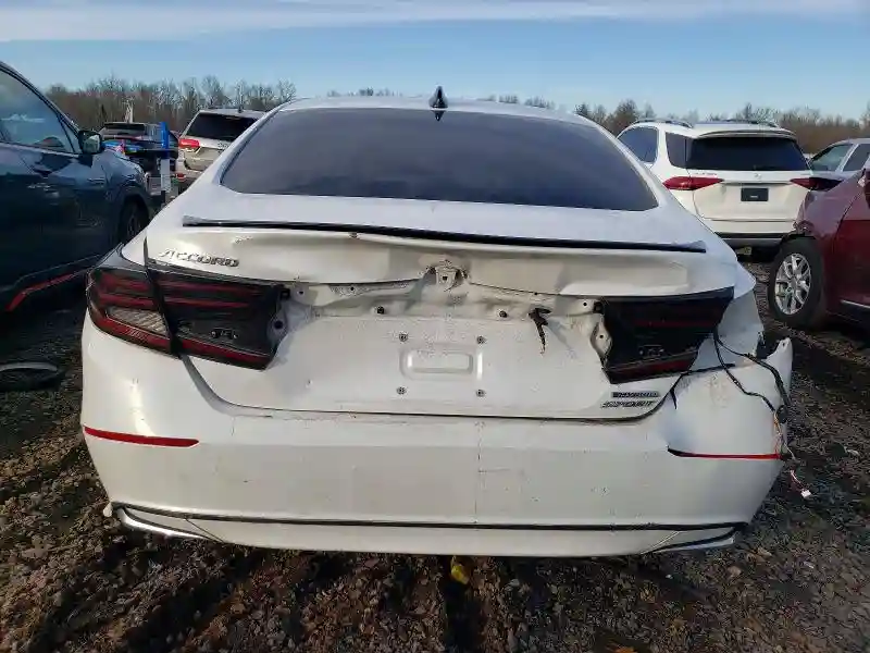 1HGCV3F20NA037173 2022 HONDA ACCORD-5