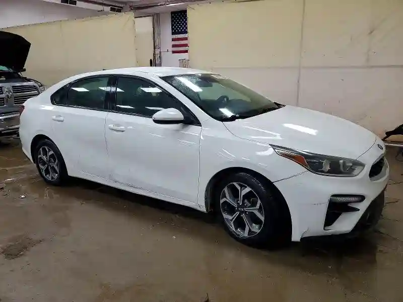 3KPF24AD7KE075740 2019 KIA FORTE-3