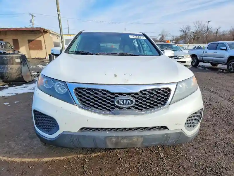 5XYKT3A17DG324118 2013 KIA SORENTO-4